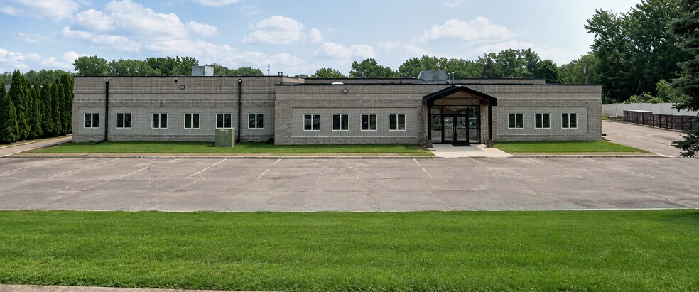 Primary Photo Of 5201 Gershwin Ave N, Oakdale Office For Sale