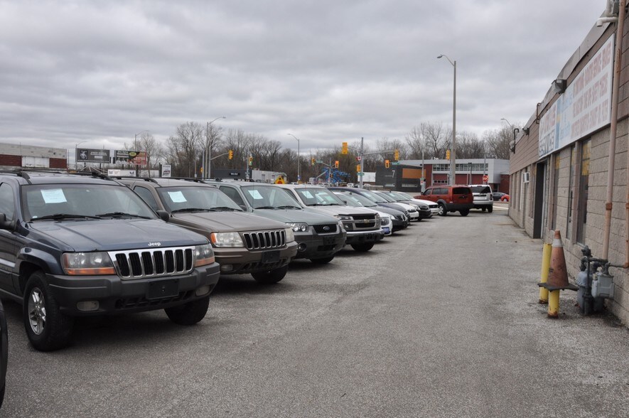 More Photos Of 1377-1395 Lauzon Rd, Windsor Auto Dealership For Sale