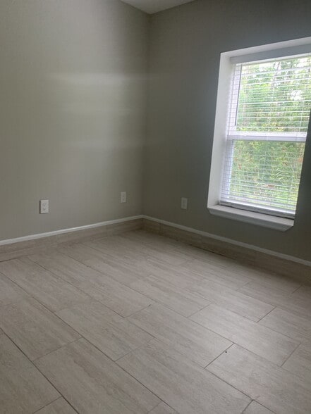 More Photos Of 2210 E Olive Rd, Pensacola Office Residential For Lease