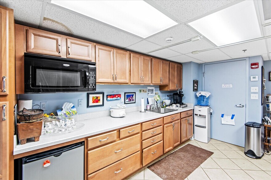 More Photos Of 100 Taylor St, Colonial Beach Storefront Retail Office For Sale