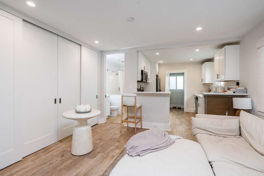 More Photos Of 522-532 Idaho Ave, Santa Monica Apartments For Sale