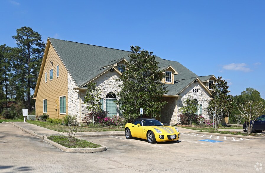 Primary Photo Of 701 N Loop 336 E, Conroe Office For Lease