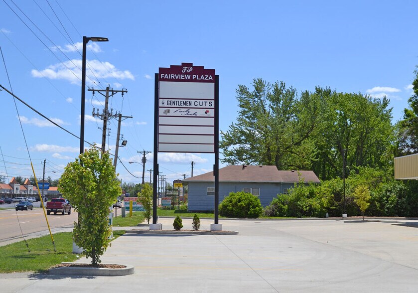 More Photos Of 5317-5327 N Illinois St, Fairview Heights General Retail For Lease