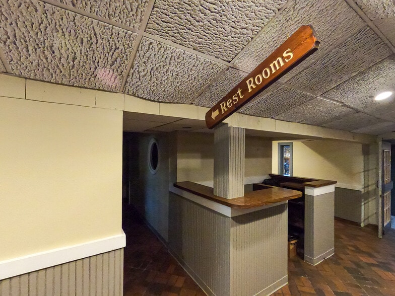 More Photos Of 2006-2024 S Airport Rd W, Traverse City Freestanding For Lease