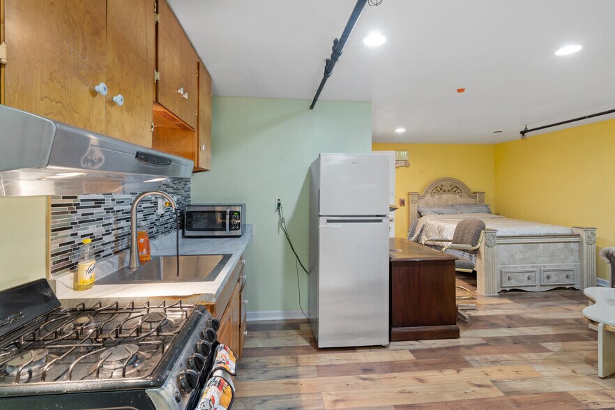 More Photos Of 317 W Fayette St, Syracuse Storefront Retail Office For Sale