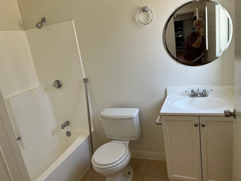 More Photos Of 843 S Ardmore Ave, Los Angeles Apartments For Sale