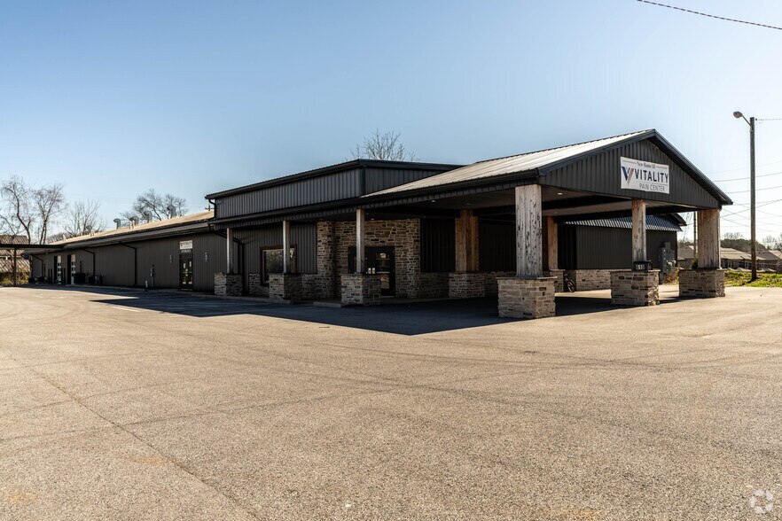 Primary Photo Of 610 Cave Mill Rd, Bowling Green Medical For Sale