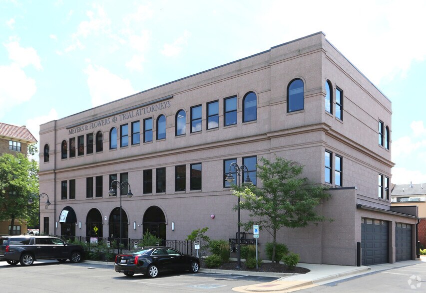 More Photos Of 200 W Main St, Saint Charles Office For Lease