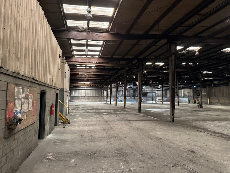 More Photos Of 3323 33rd Pl N, Birmingham Manufacturing For Lease