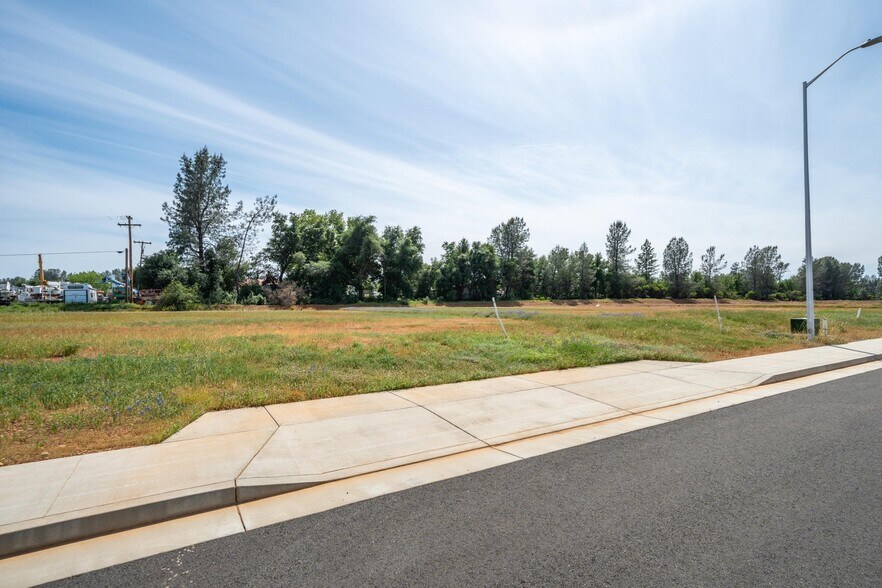 Primary Photo Of Airport Rd @ Rancho Rd, Redding Land For Sale