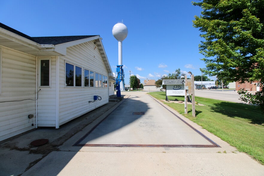More Photos Of 135 E Front St, Claremont Specialty For Sale