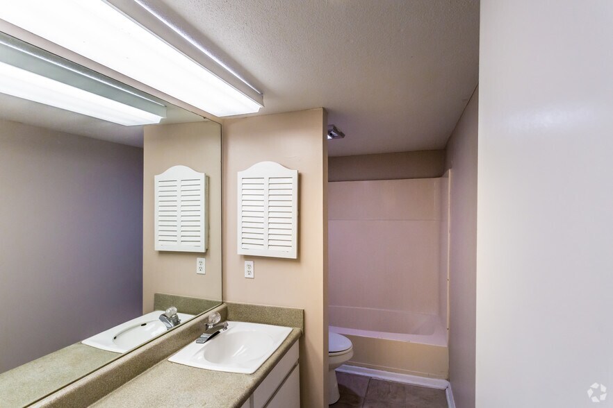 More Photos Of 1701 Skyline Dr, North Little Rock Multifamily For Sale