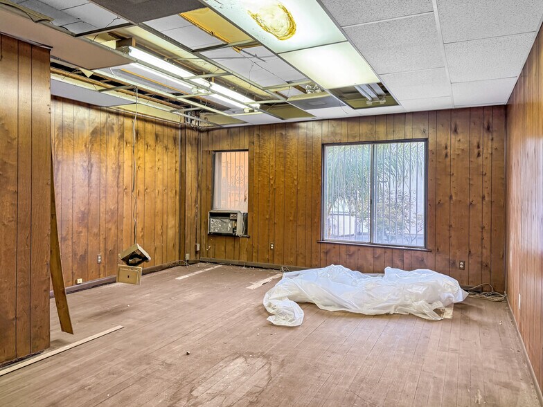 More Photos Of 920 S Atlantic Blvd, Los Angeles Office For Sale