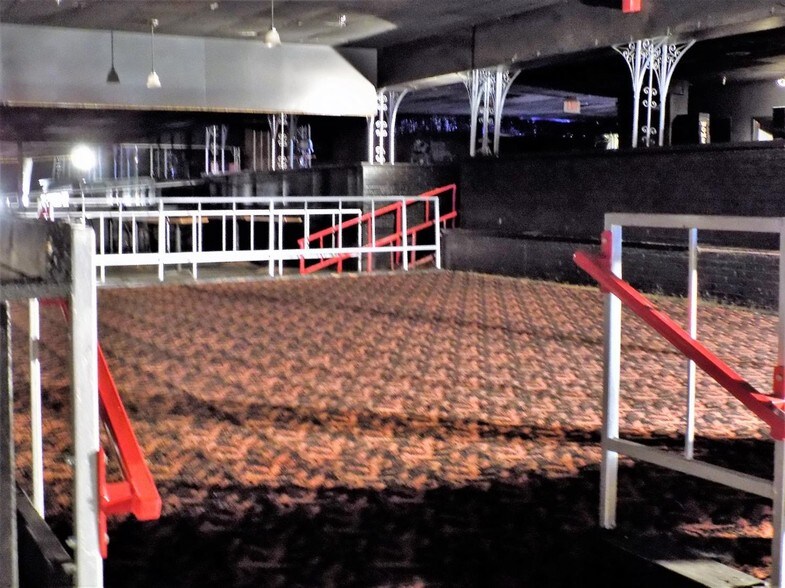 More Photos Of 2403 N Cornell St, Lubbock Bar For Sale