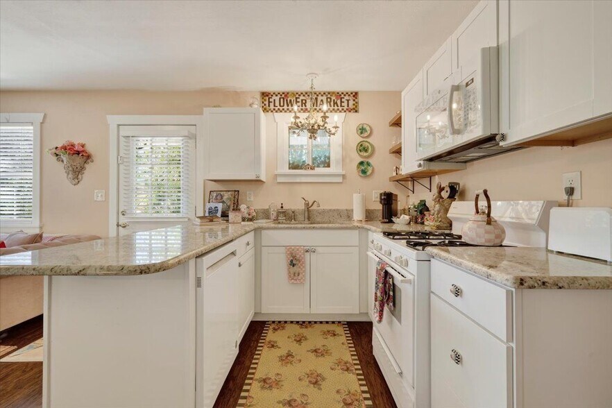 More Photos Of 102 Holly St, Colorado Springs Apartments For Sale