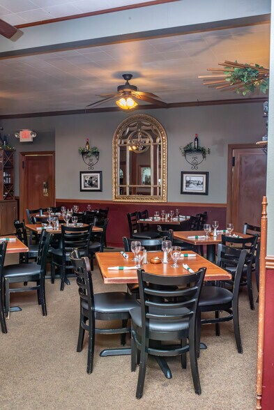 More Photos Of 205 Main St, Onalaska Specialty For Sale