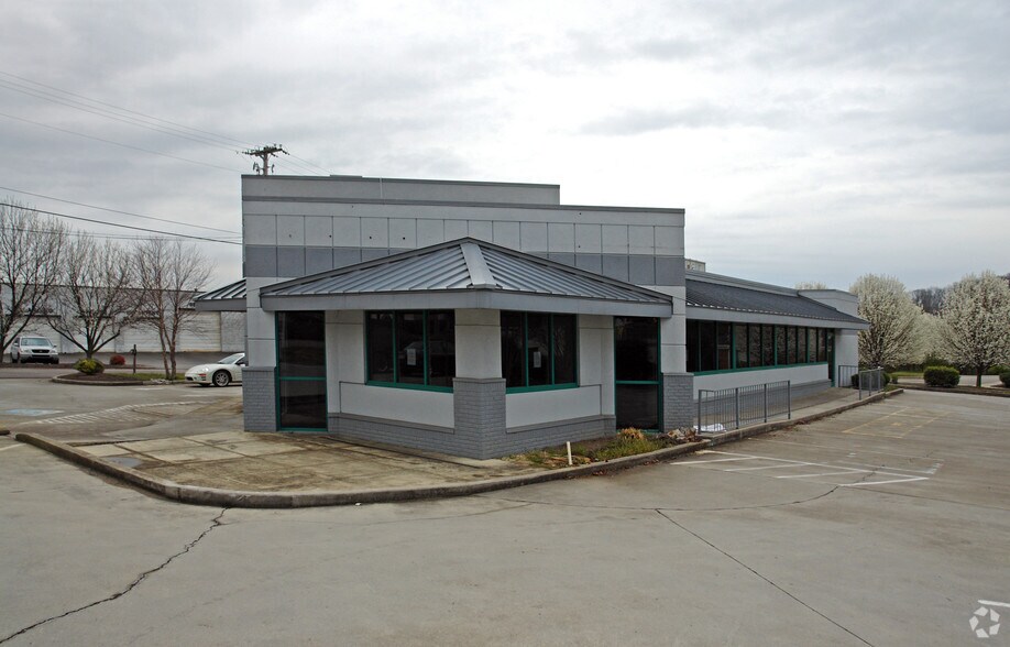 More Photos Of 10244 Kingston Pike, Knoxville Restaurant For Sale