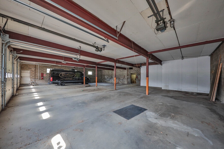 More Photos Of 543 Marshall St, Phillipsburg Light Distribution For Sale