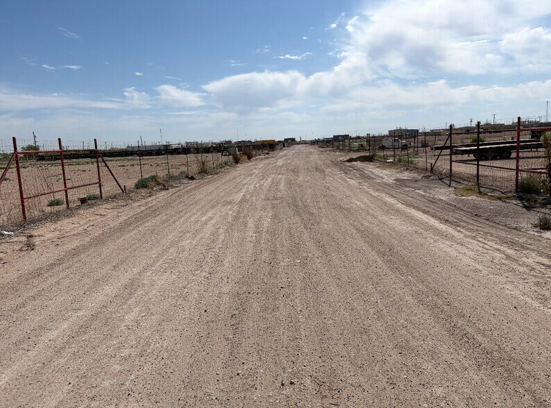 More Photos Of 2703 S County Road 1180, Midland Land For Lease