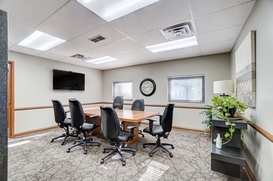 More Photos Of 8900 N Dixie Dr, Dayton Medical For Lease