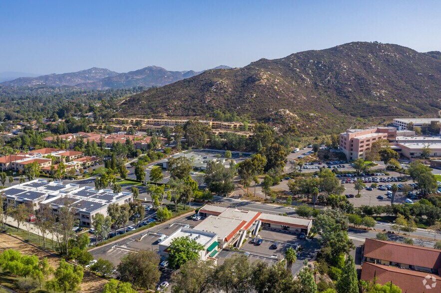 More Photos Of 15644 Pomerado Rd, Poway Medical For Lease