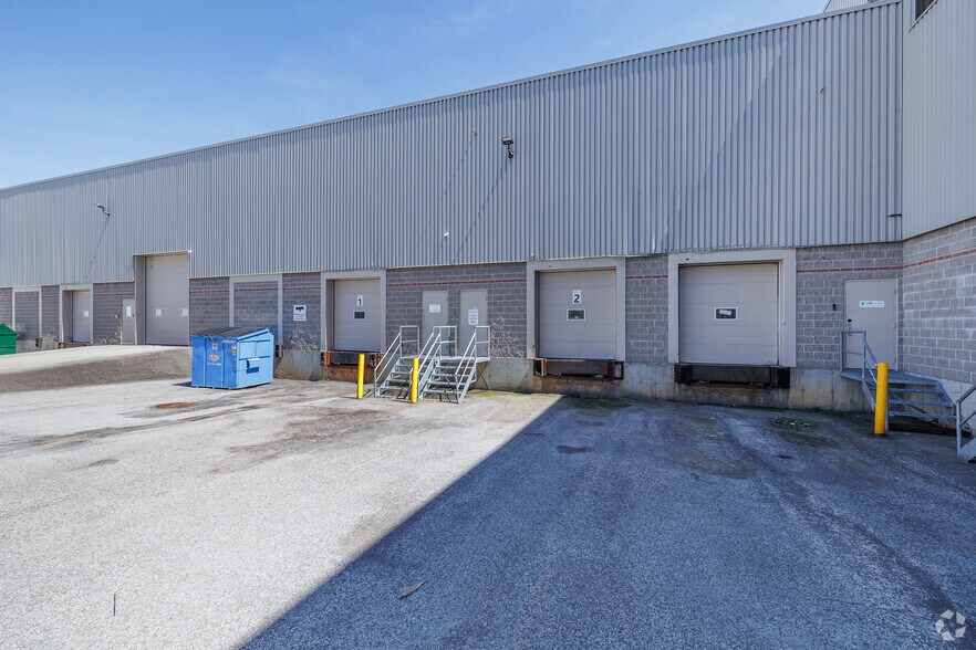 More Photos Of 9175-9225 Boul Langelier, Montréal Warehouse For Lease