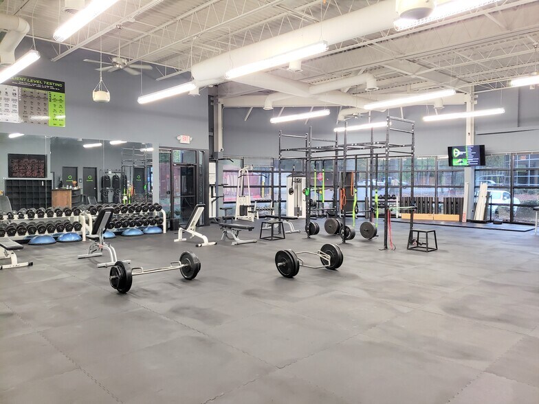 More Photos Of 7840 Roswell Rd, Sandy Springs Office For Sale