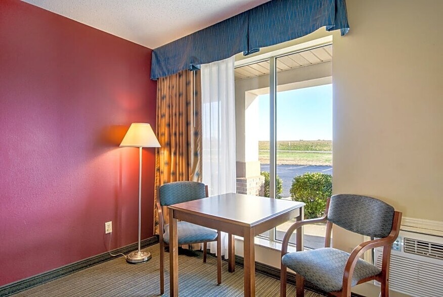 More Photos Of 1800 S Old Decker Rd, Vincennes Hotel For Sale