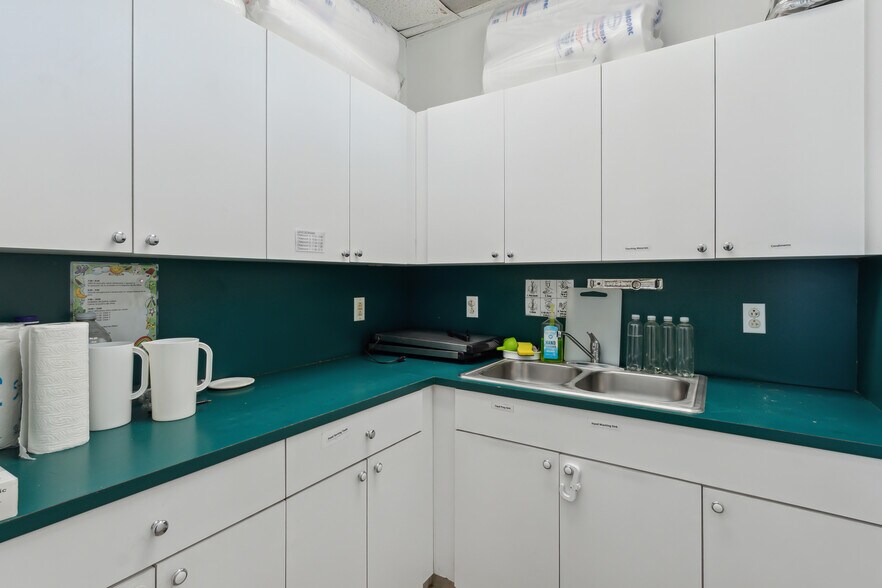More Photos Of 1550 NE 147th St, North Miami Daycare Center For Sale