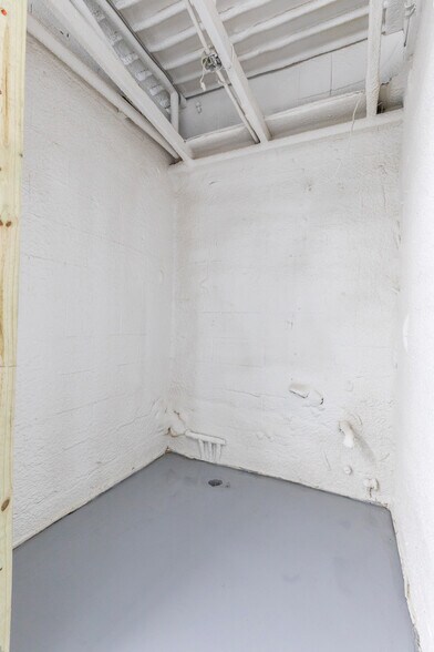 More Photos Of 769 Arnold Blvd, Abilene Flex For Sale