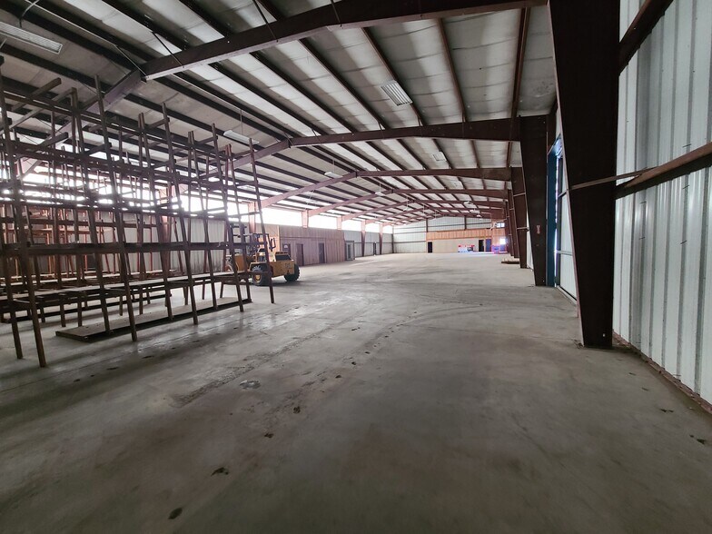 More Photos Of 2774 W State St, New Castle Warehouse For Sale