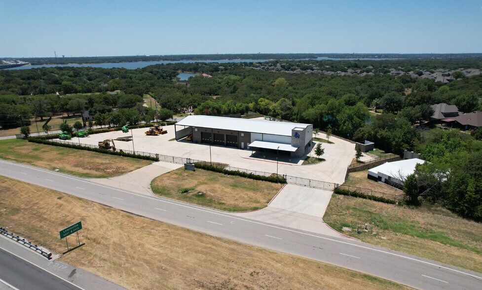 More Photos Of 8560 Interstate 35, Hickory Creek Warehouse For Lease