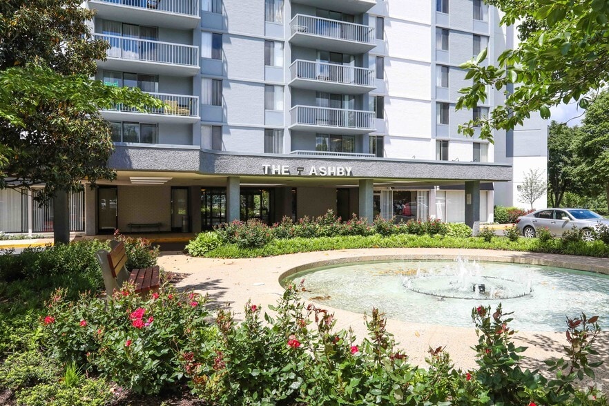 More Photos Of 1350 Beverly Rd, McLean Apartments For Lease