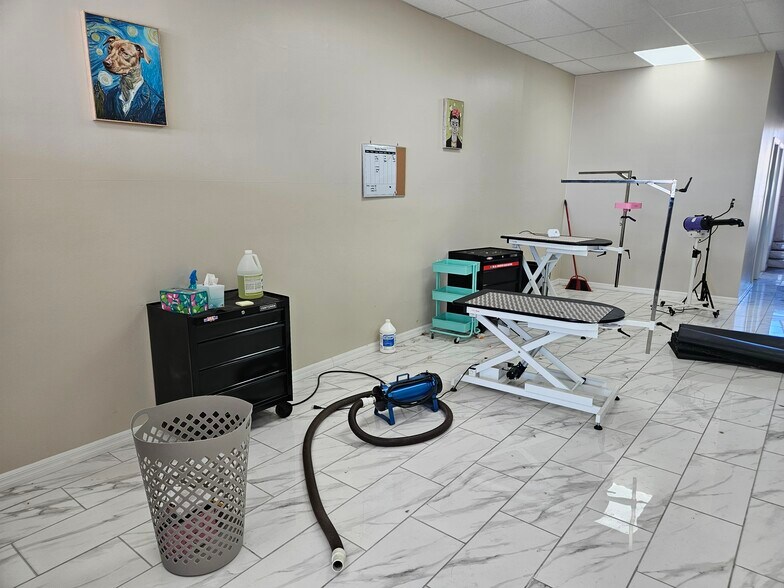 More Photos Of 1471-1651 W Whittier Blvd, La Habra Unknown For Lease