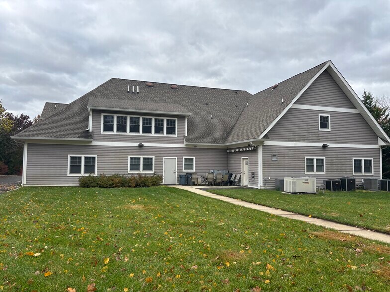 More Photos Of 186 W Veterans Hwy, Jackson Office For Sale