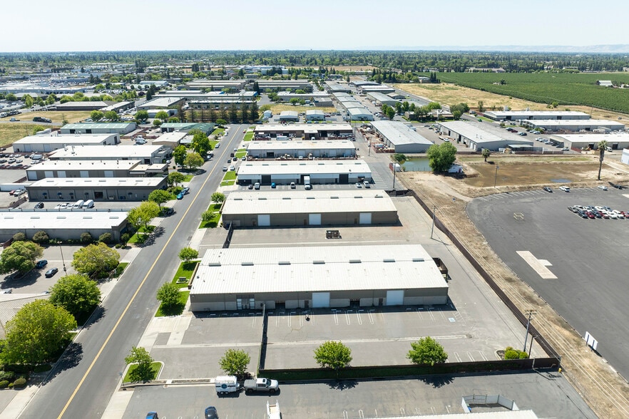 More Photos Of 4847 Stratos Way, Modesto Warehouse For Lease