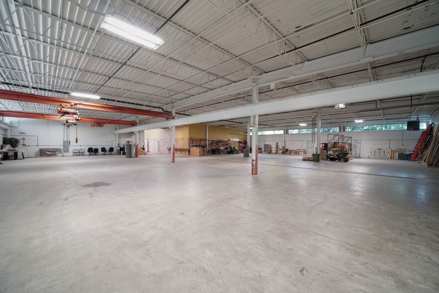 More Photos Of 1225 E Washington St, Joliet Flex For Sale