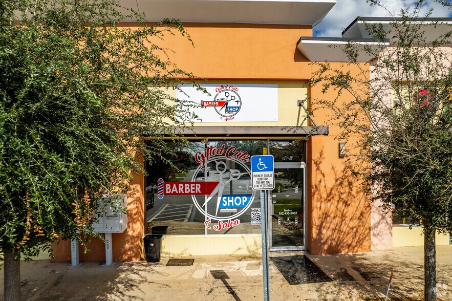 More Photos Of 2816-2830 S Bay St, Eustis General Retail For Lease