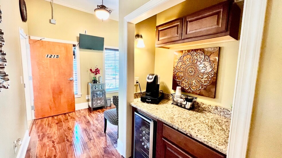 More Photos Of 2469 E Piedmont Rd, Marietta Office For Lease