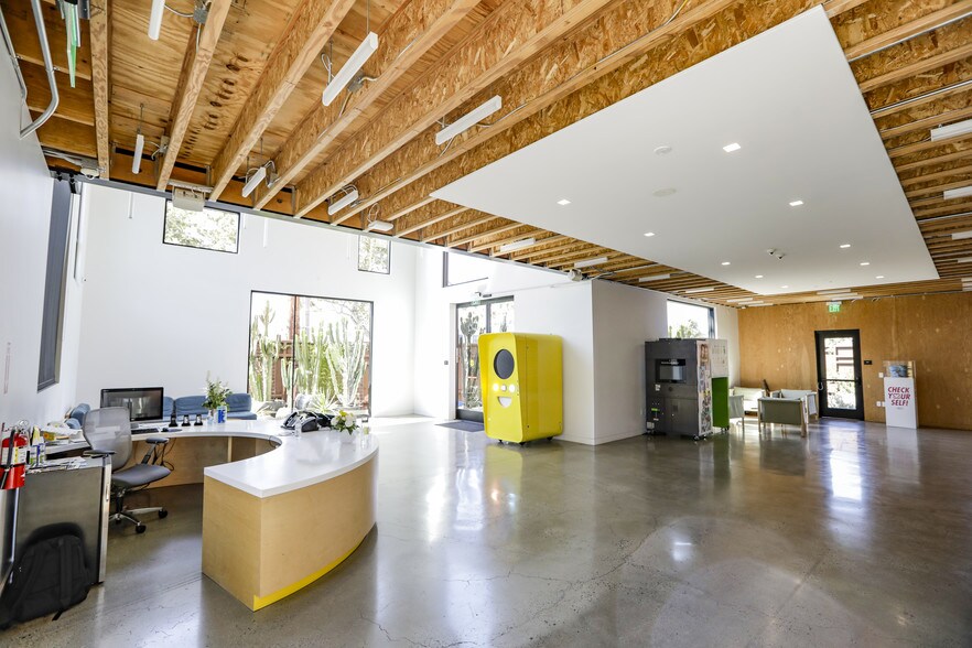 More Photos Of 606-654 Venice Blvd, Venice Loft Creative Space For Lease