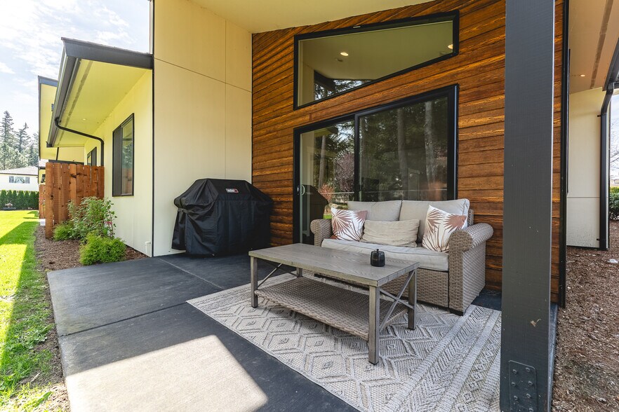 More Photos Of 914 Citadel Dr, Everson Office Residential For Sale