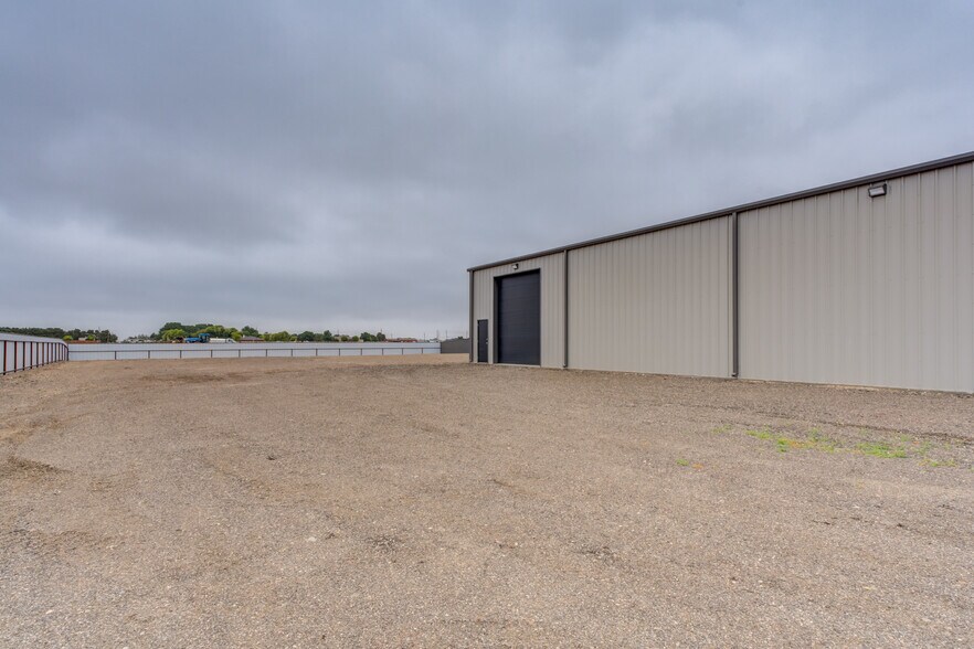 More Photos Of 8926 County Road 6820, Lubbock Warehouse For Sale