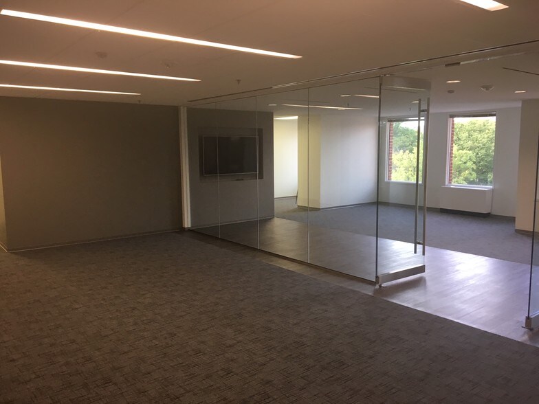 More Photos Of 1201 E Abingdon Dr, Alexandria Office For Lease