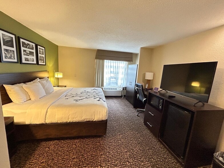 More Photos Of 7055 Concourse Pky, Douglasville Hotel For Sale