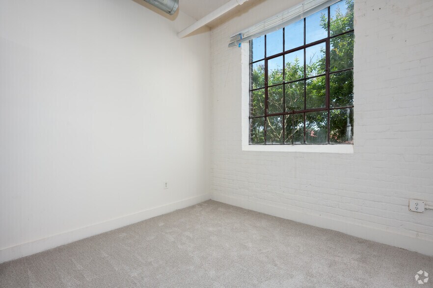 More Photos Of 614 Lynn St, Danville Apartments For Lease
