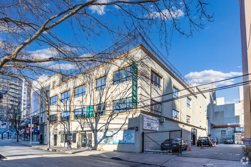 Primary Photo Of 135-21-135-27 38th Ave, Flushing Office For Sale