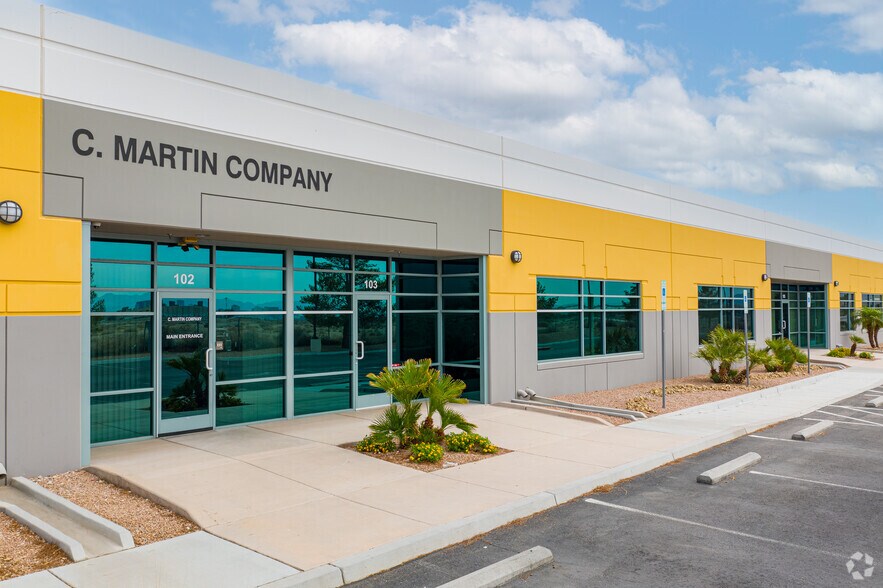 More Photos Of 3395 W Cheyenne Ave, North Las Vegas Light Manufacturing For Lease