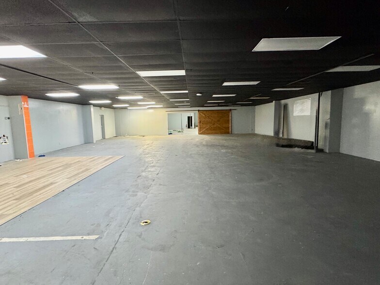 More Photos Of 11330 Tamiami Trl E, Naples Freestanding For Lease