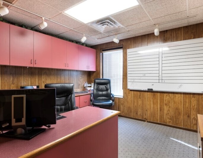 More Photos Of 7th Avenue @ 31 st, Charleston General Retail For Lease