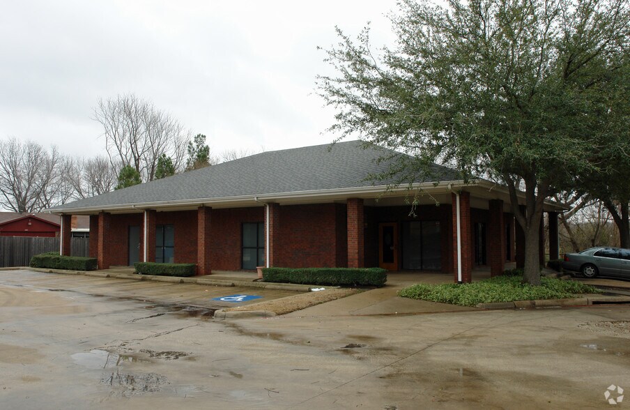 More Photos Of 6442-6450 Broadway Blvd, Garland Medical For Sale